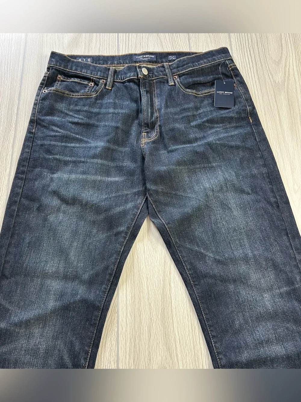 NWT Lucky Brand Men’s 410 Athletic Slim Straight-Fit Jeans MSRP $100 Denim 33x32